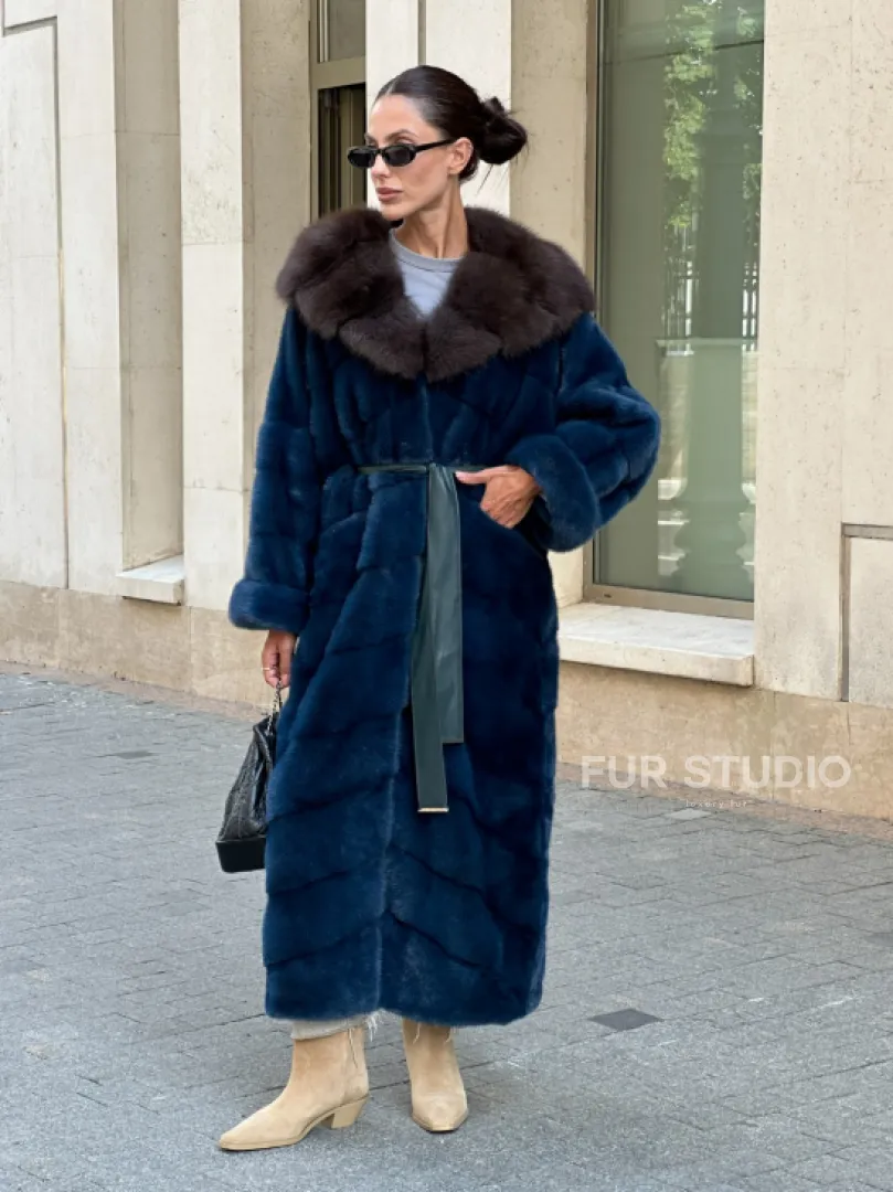Удлиненная норковая шуба с капюшоном из куницы - цвет аквамарин