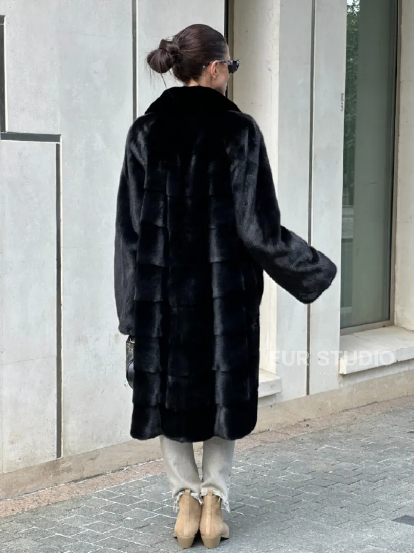 Шуба из скандинавского меха норки Saga furs с шалевым воротником