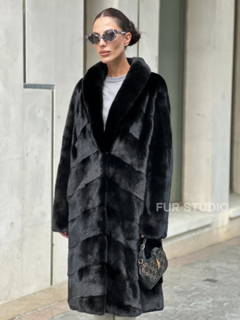 Шуба из скандинавского меха норки Saga furs с шалевым воротником