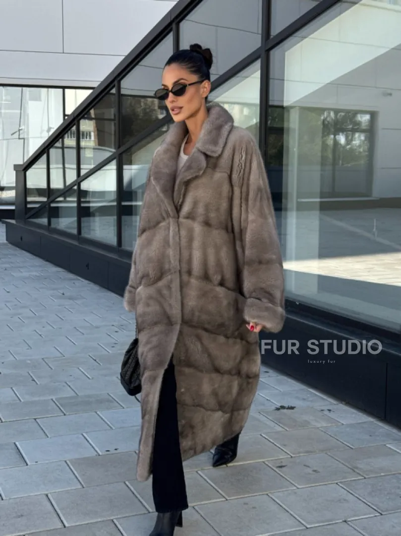 Шуба из меха норки в стиле «Oversize» - цвет сильвер