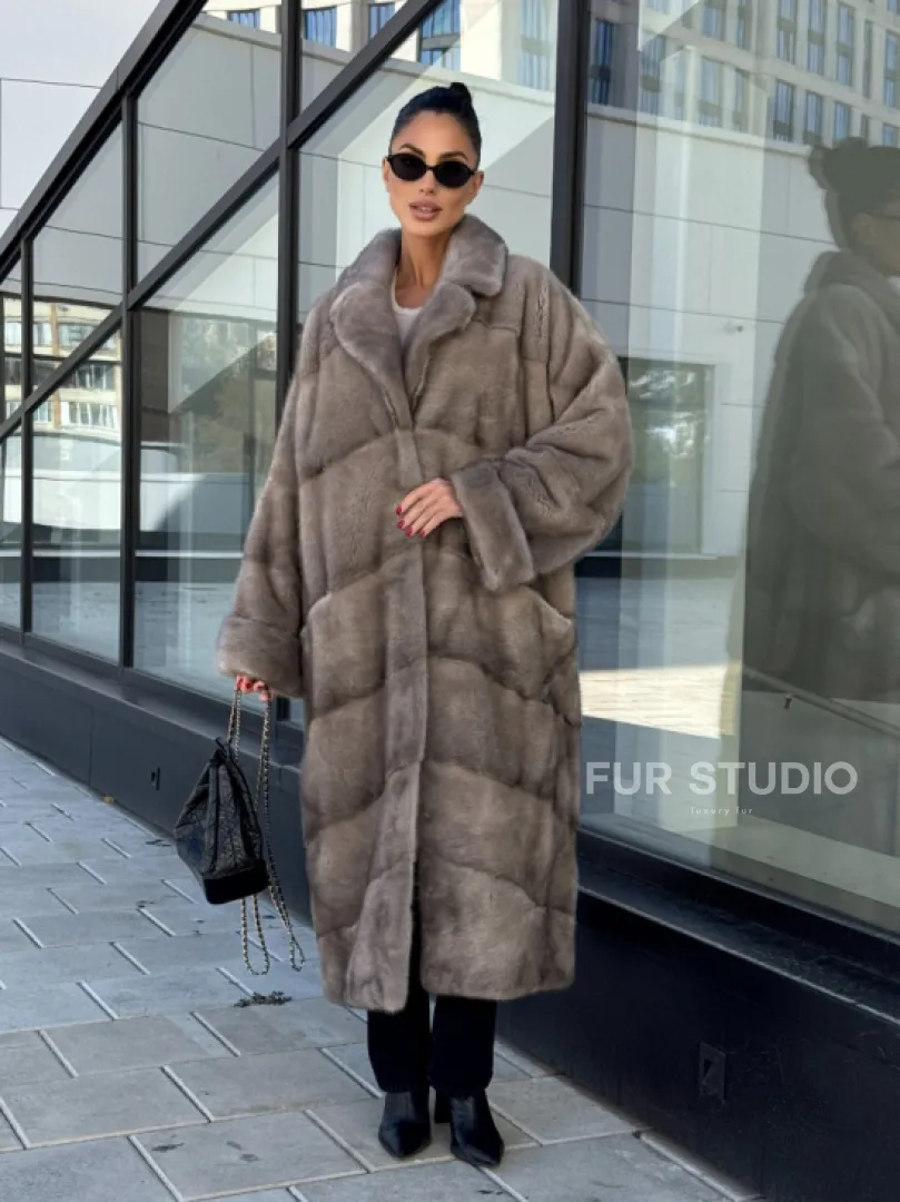Шуба из меха норки в стиле «Oversize» - цвет сильвер