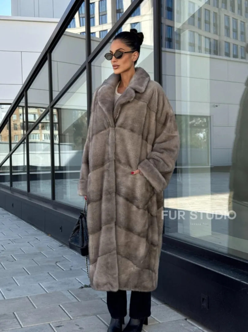 Шуба из меха норки в стиле «Oversize» - цвет сильвер