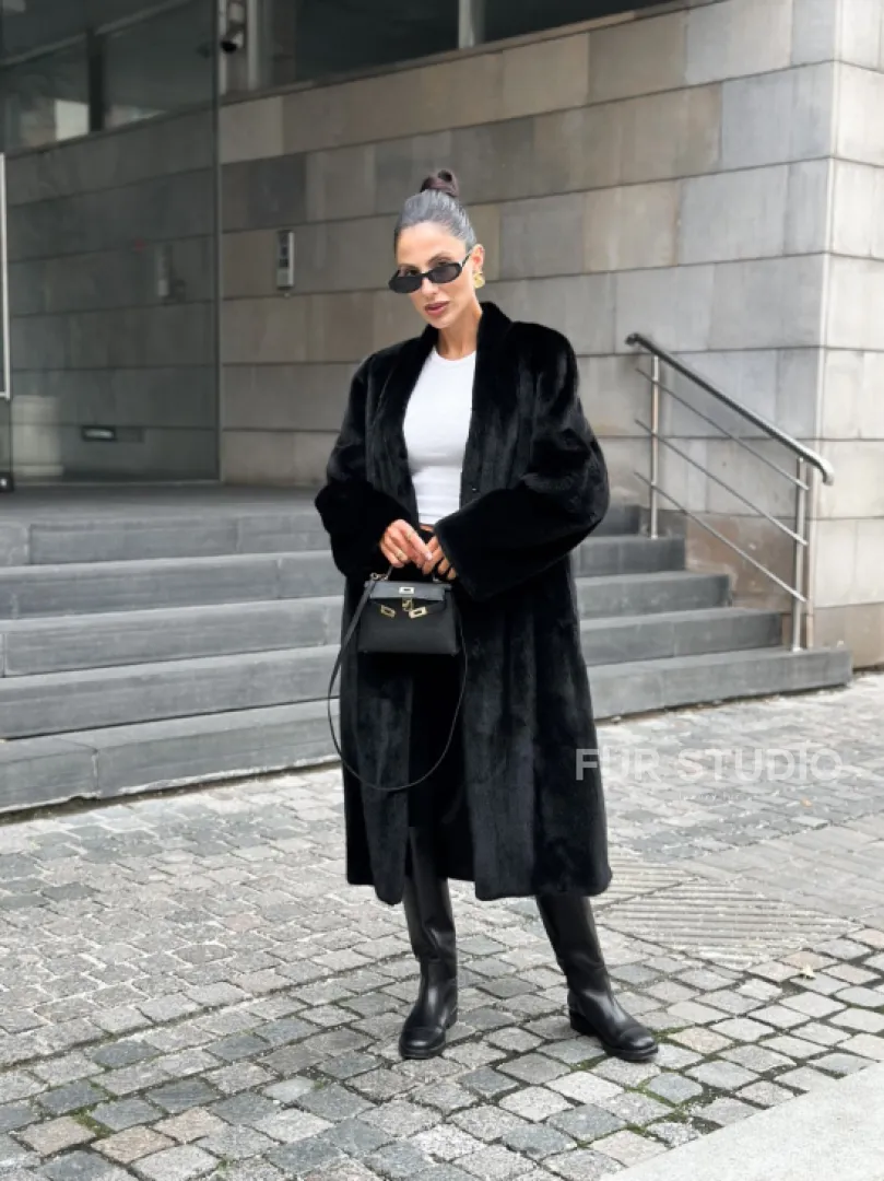 Модная шуба из меха норки Saga furs