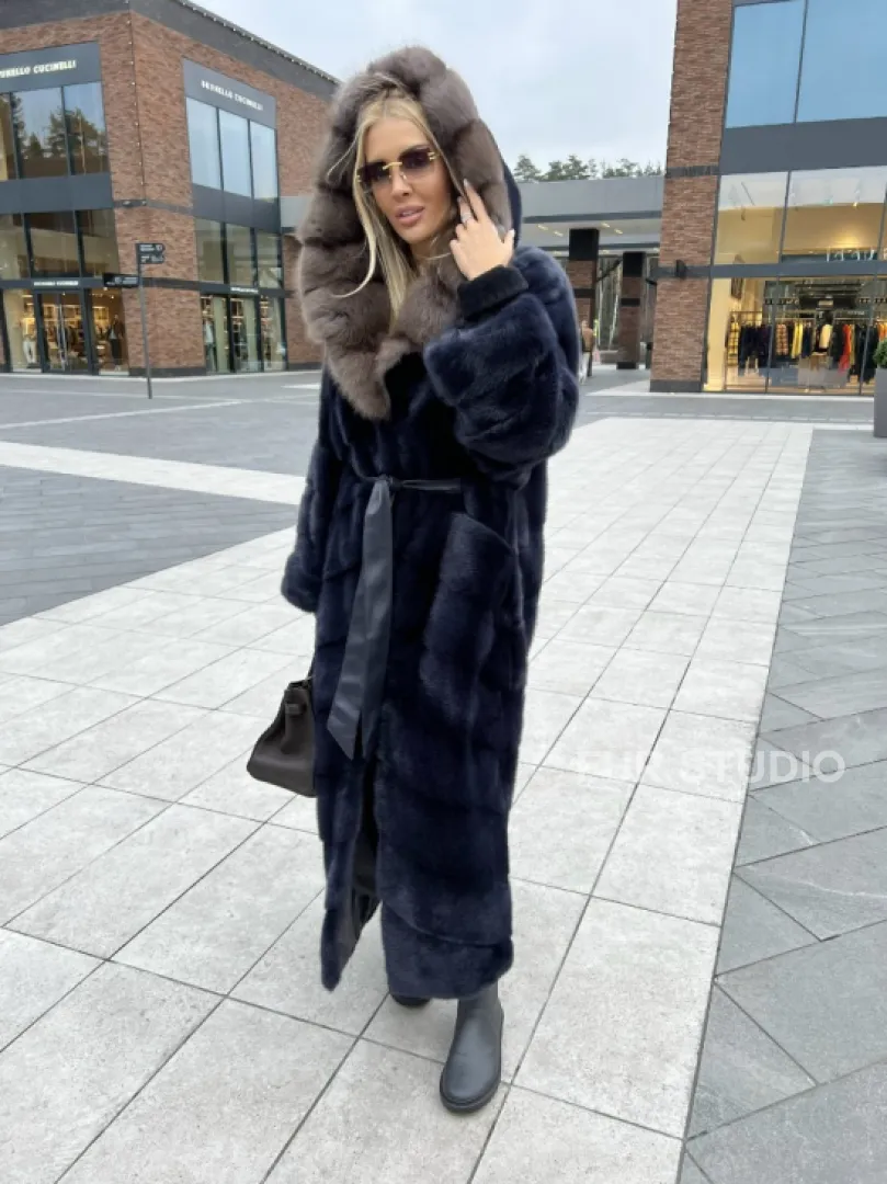 Норковая шуба с капюшоном из меха куницы - цвет инфинити (темно-синий)