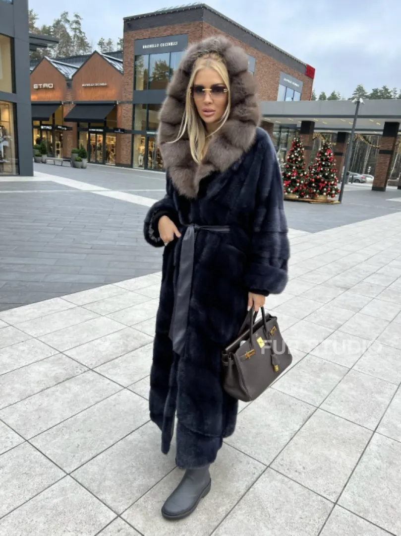 Норковая шуба с капюшоном из меха куницы - цвет инфинити (темно-синий)