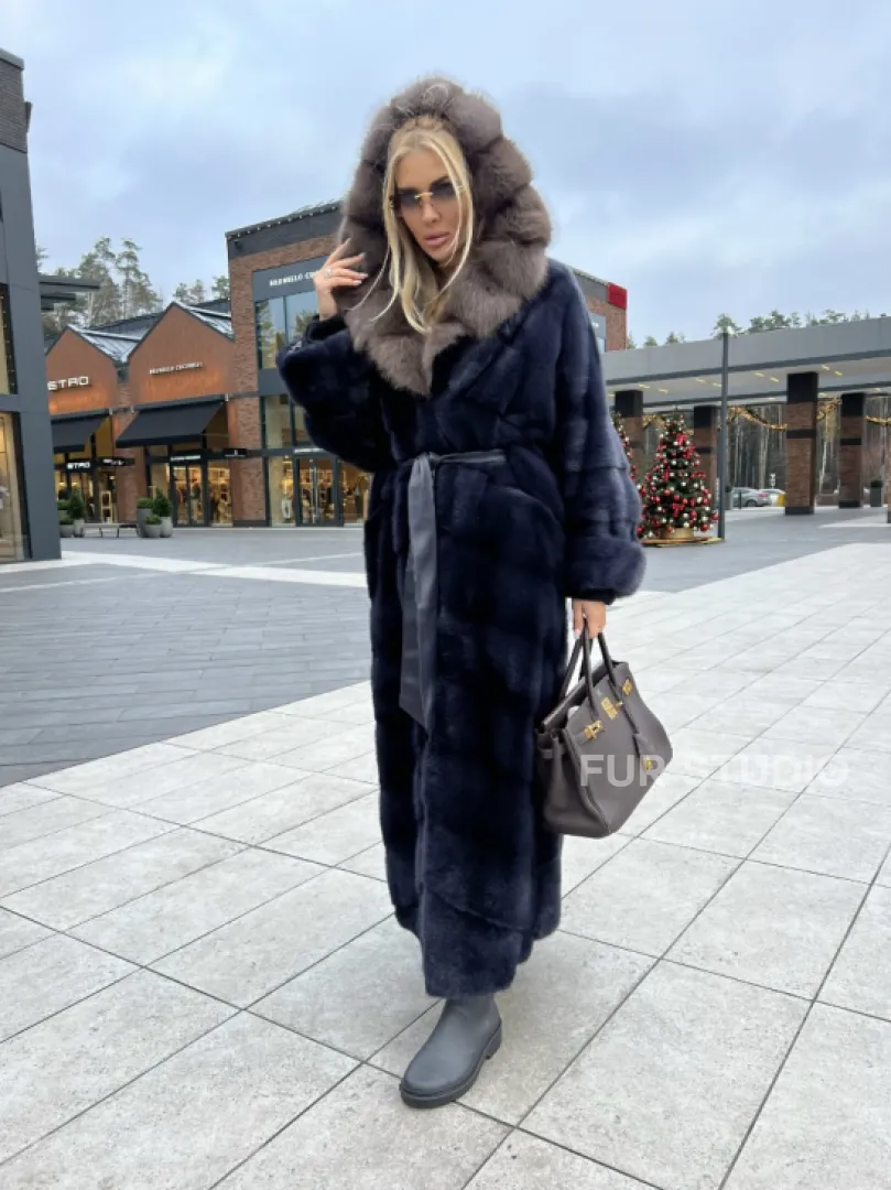 Норковая шуба с капюшоном из меха куницы - цвет инфинити (темно-синий)