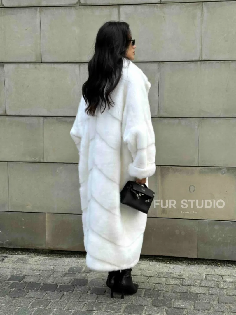 Длинная норковая шуба White COLLECTION с английским воротником