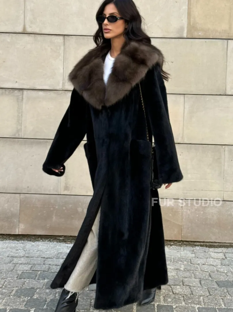 Шуба из норки Saga furs с капюшоном куницы, цельный мех - TOTAL BLACK