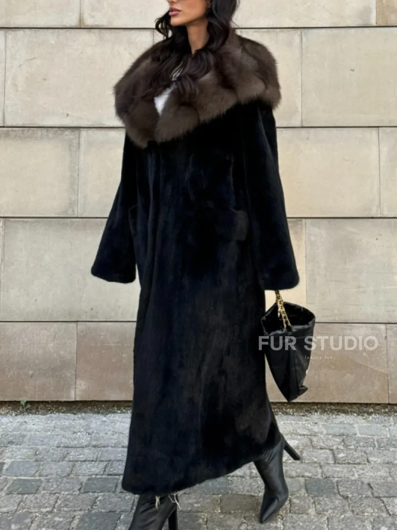 Шуба из норки Saga furs с капюшоном куницы, цельный мех - TOTAL BLACK