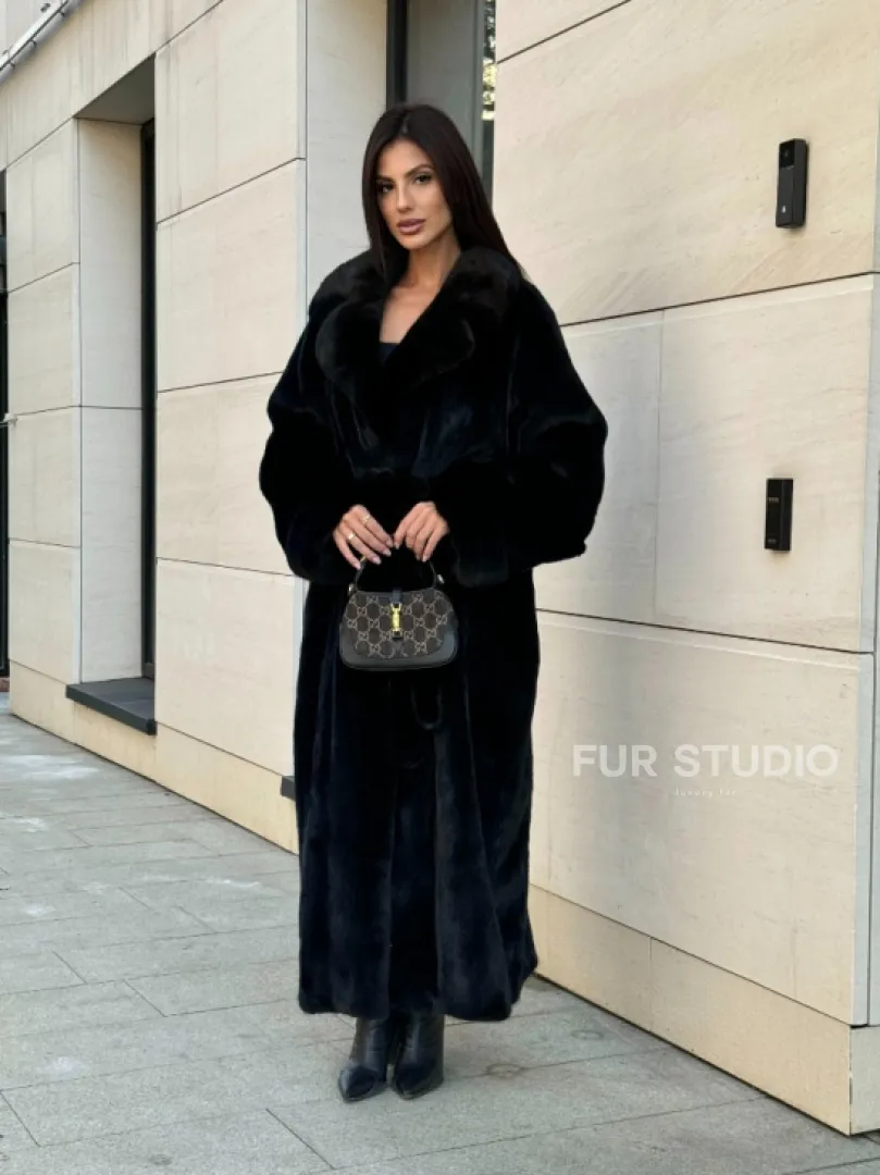 Длинная шуба кимоно Luxury Fashion из меха норки SAGA FURS - английский воротник