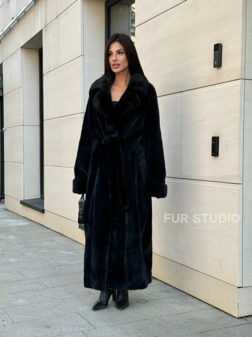 Длинная шуба кимоно Luxury Fashion из меха норки SAGA FURS - английский воротник