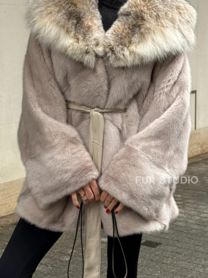 Шуба норковая кимоно с капюшоном из меха рыси, летучая мышь