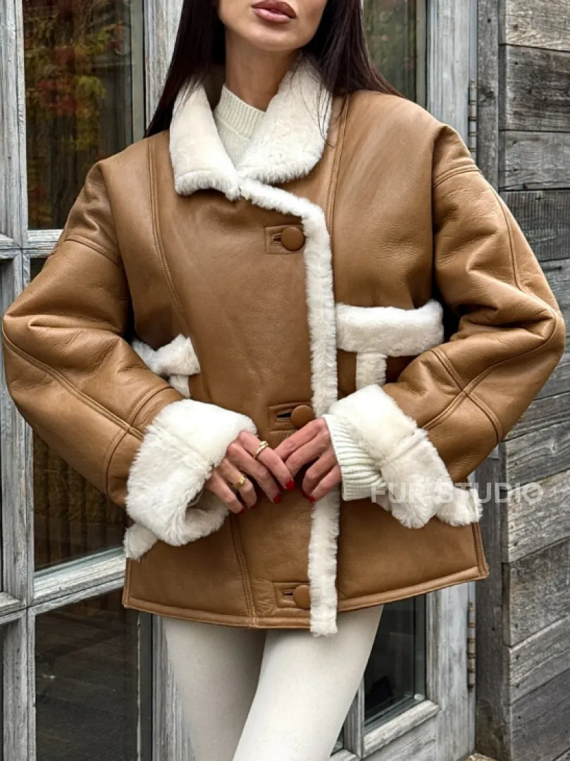 Модная куртка - дубленка в стиле «Oversize» на пуговицах и манжетами на рукавах
