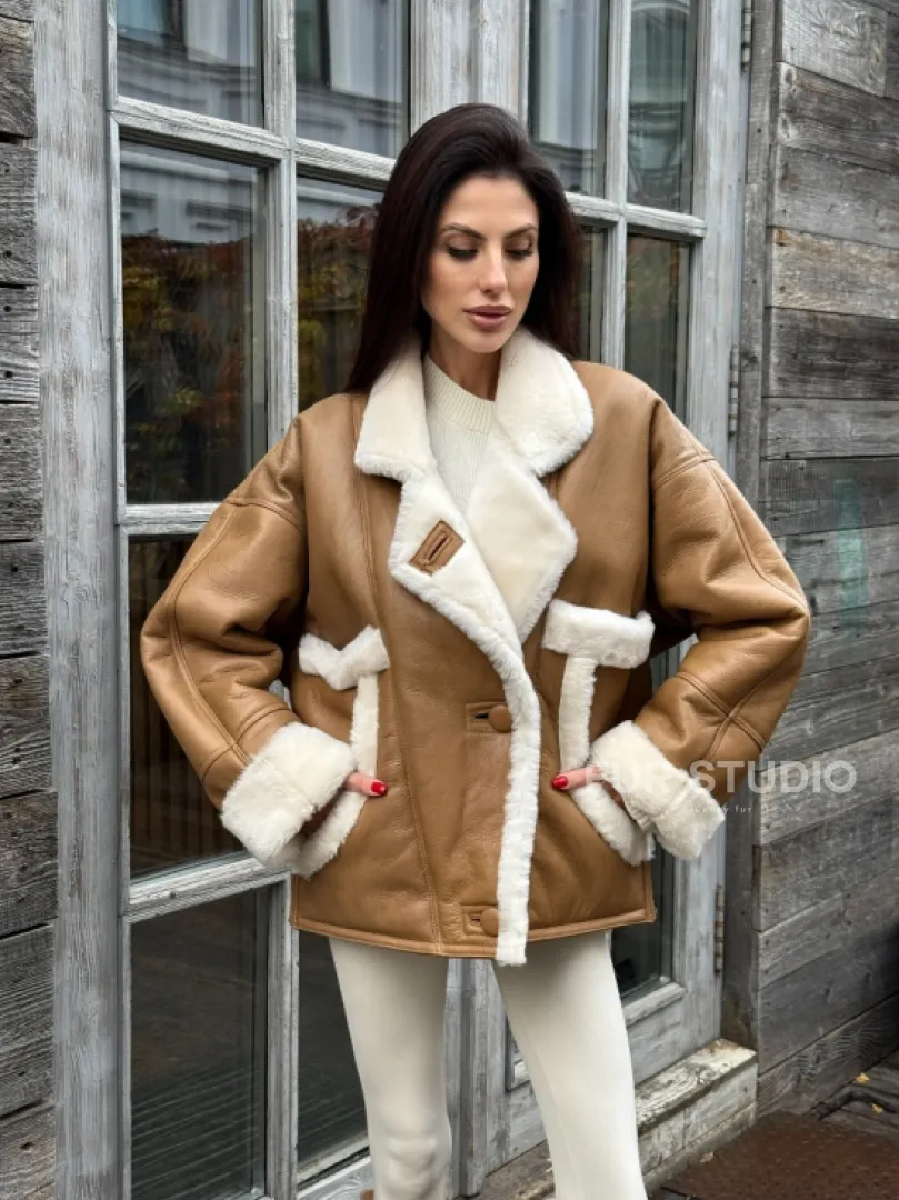 Модная куртка - дубленка в стиле «Oversize» на пуговицах и манжетами на рукавах