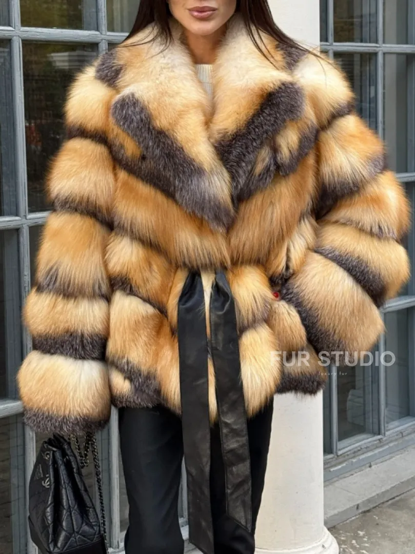 Шуба из меха лисы Golden-grey fox с английским воротником, с поясом