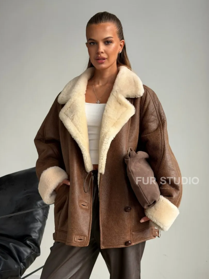Коричневая женская винтажная дубленка на пуговицах