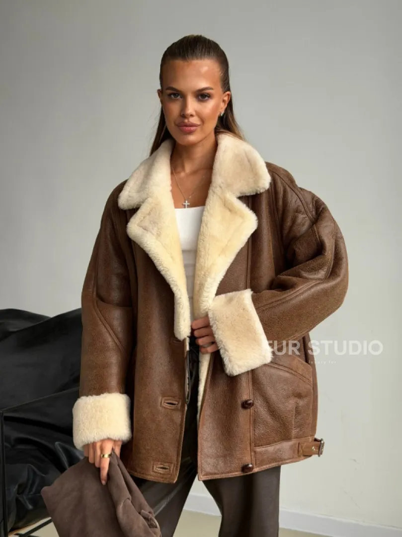 Коричневая женская винтажная дубленка на пуговицах