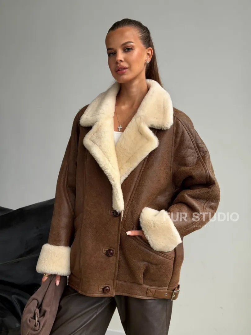 Коричневая женская винтажная дубленка на пуговицах