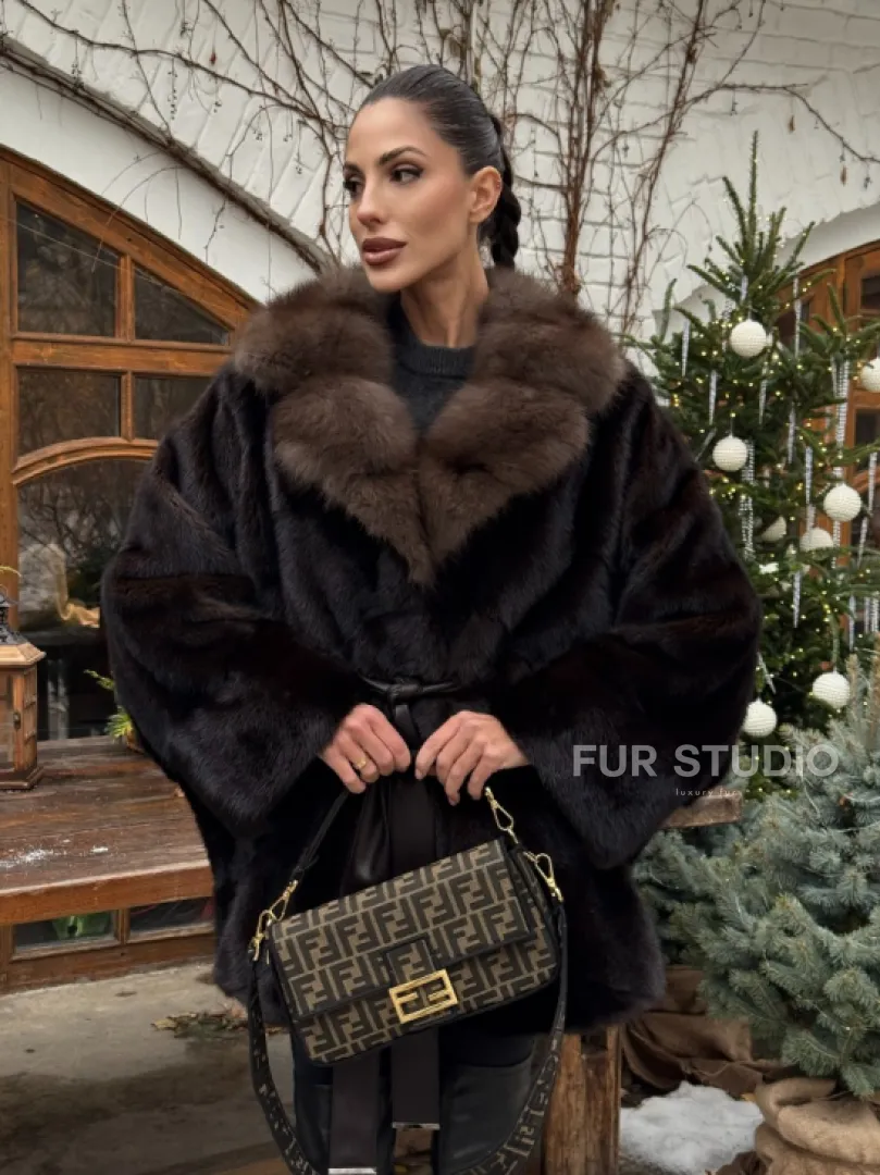 Норковый полушубок Mahogany с воротником из меха куницы - Летучая мышь