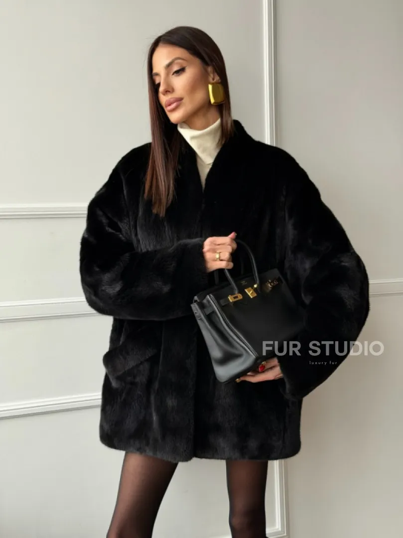 Жакет - шуба из норки BLACKGLAMA с V-образным воротником, косыми карманами