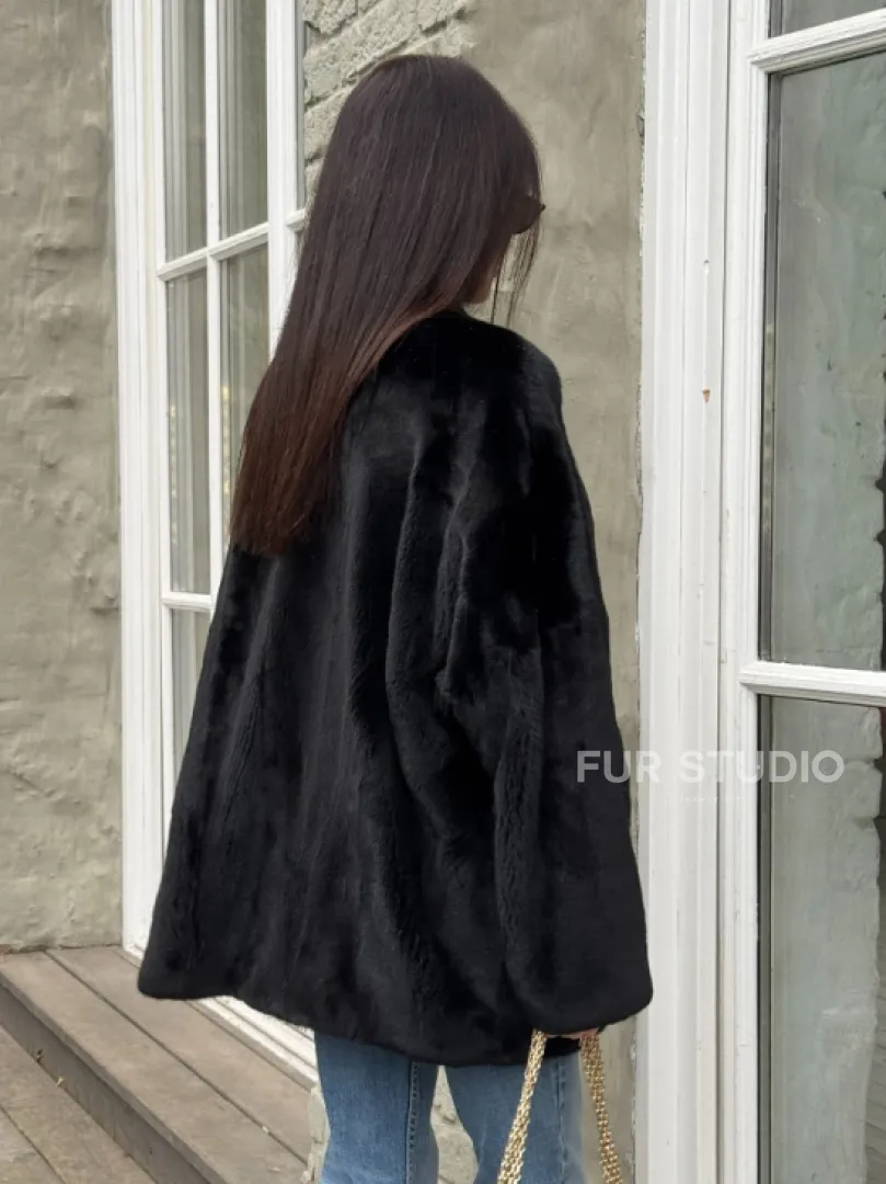 Жакет - шуба из норки BLACKGLAMA с V-образным воротником, косыми карманами