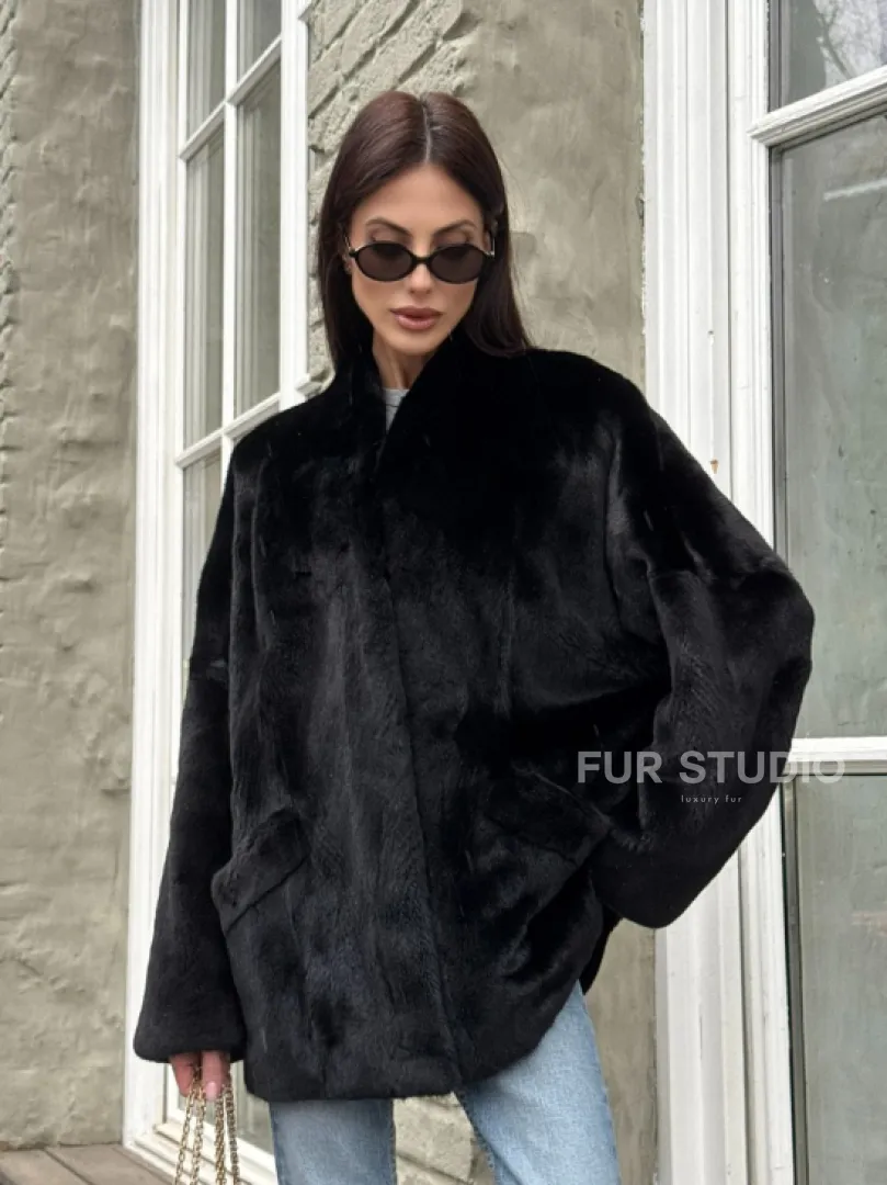 Жакет - шуба из норки BLACKGLAMA с V-образным воротником, косыми карманами