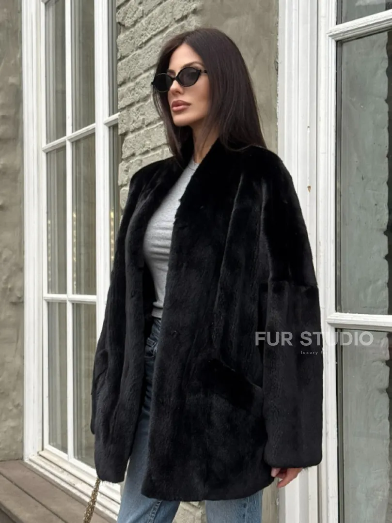 Жакет - шуба из норки BLACKGLAMA с V-образным воротником, косыми карманами