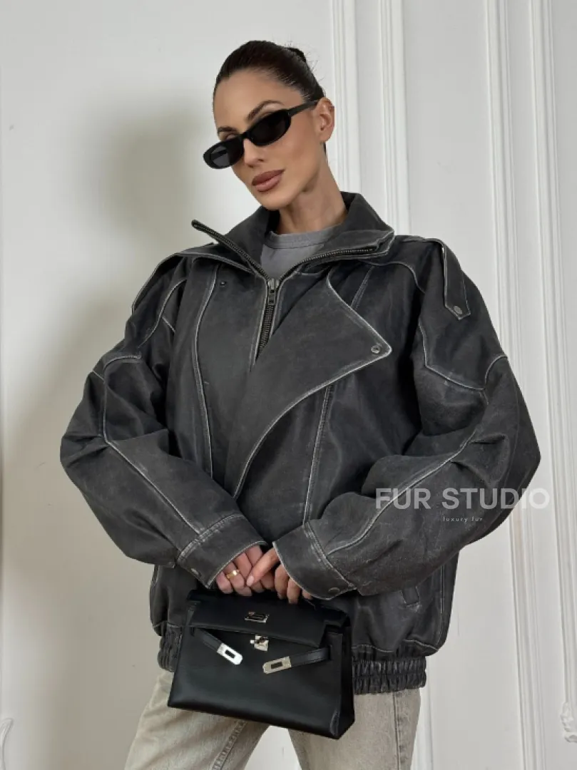Кожаный женский бомбер Vintage grey с двойным воротником и затертыми швами