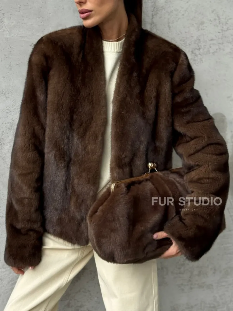 Меховой кроп - жакет из норки цвета соболь с V-образным воротником