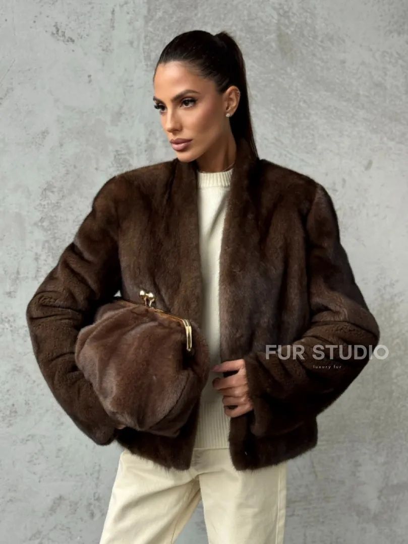 Меховой кроп - жакет из норки цвета соболь с V-образным воротником