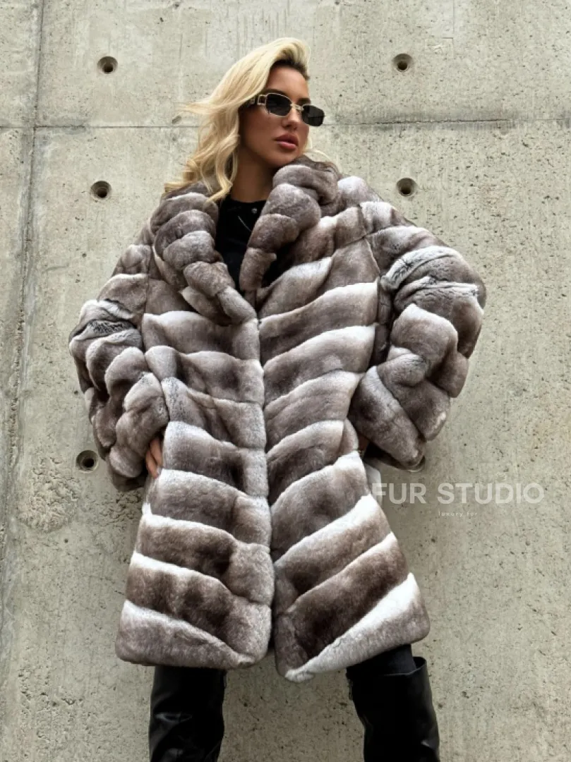Женская серая шуба из элитного шиншиллового кролика (рекса) с английским воротником