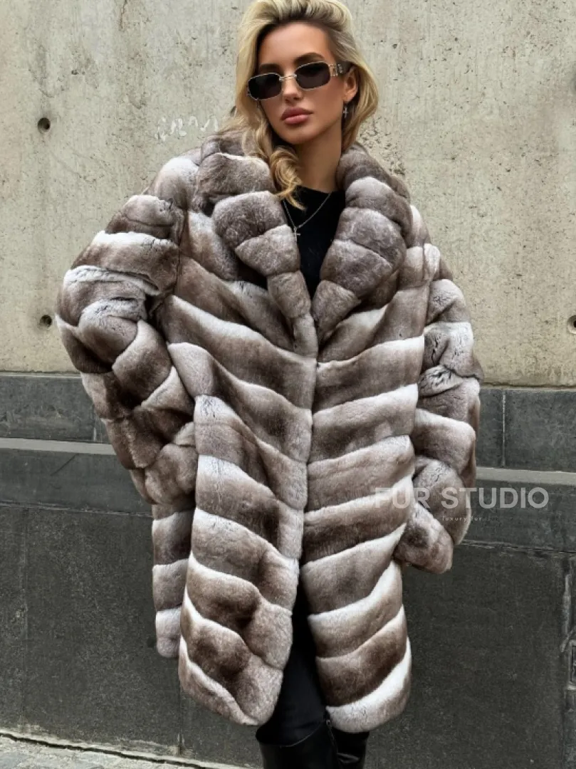 Женская серая шуба из элитного шиншиллового кролика (рекса) с английским воротником
