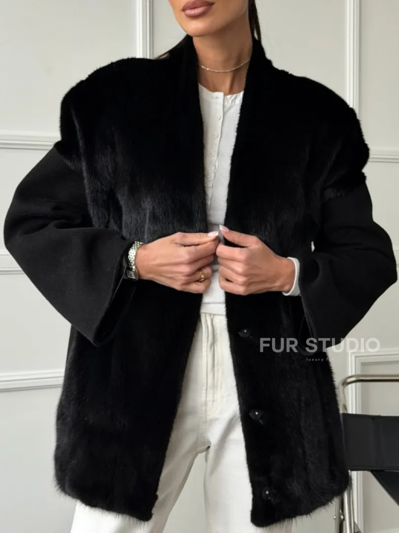 Полупальто демисезонное шерстяное с отделкой из меха норки