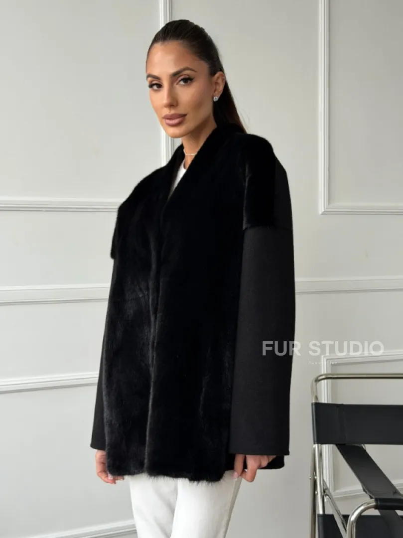 Полупальто демисезонное шерстяное с отделкой из меха норки