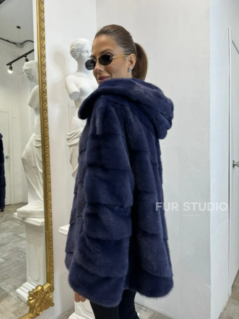 Короткая шуба из импортной норки с капюшоном