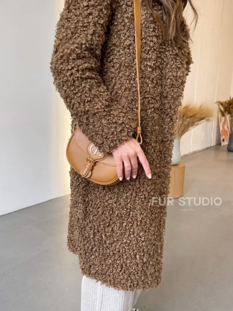 Шуба из искусственного меха