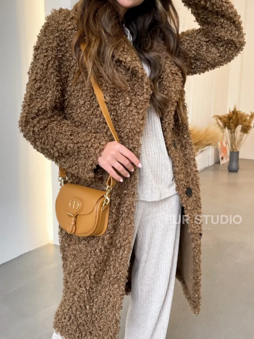 Шуба из искусственного меха