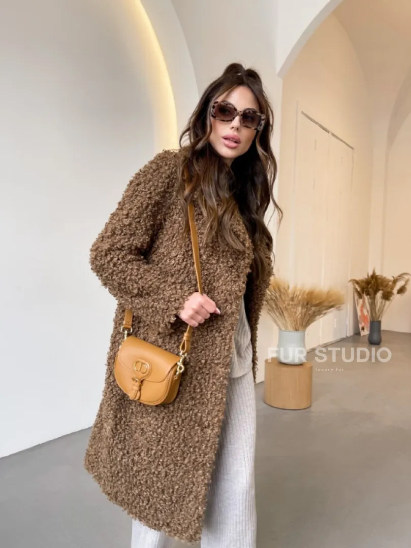 Шуба из искусственного меха