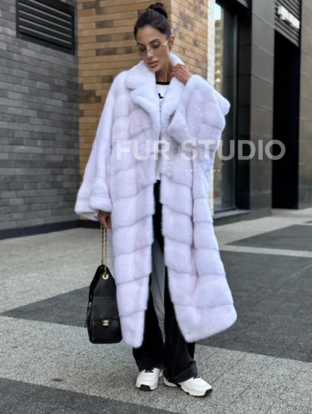 Светлая норковая шуба 