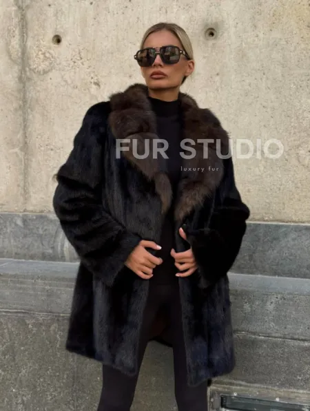 Норковая шуба махагон с куницей - фото 7