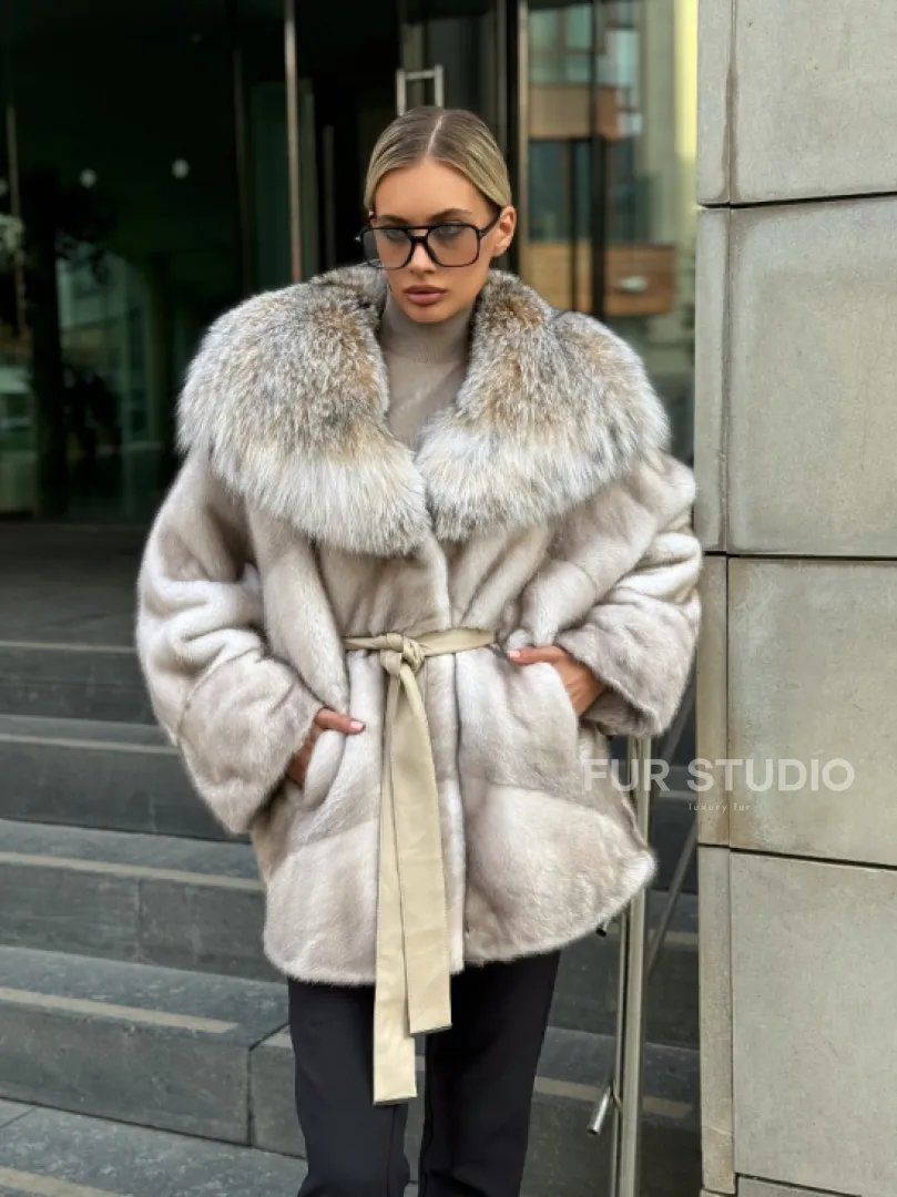 Шуба летучая мышь из норки Ivory с капюшоном из меха рыси