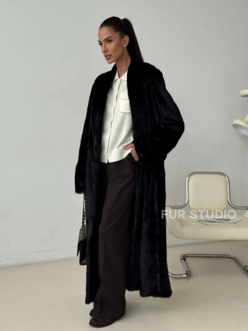 Длинная черная норковая шуба