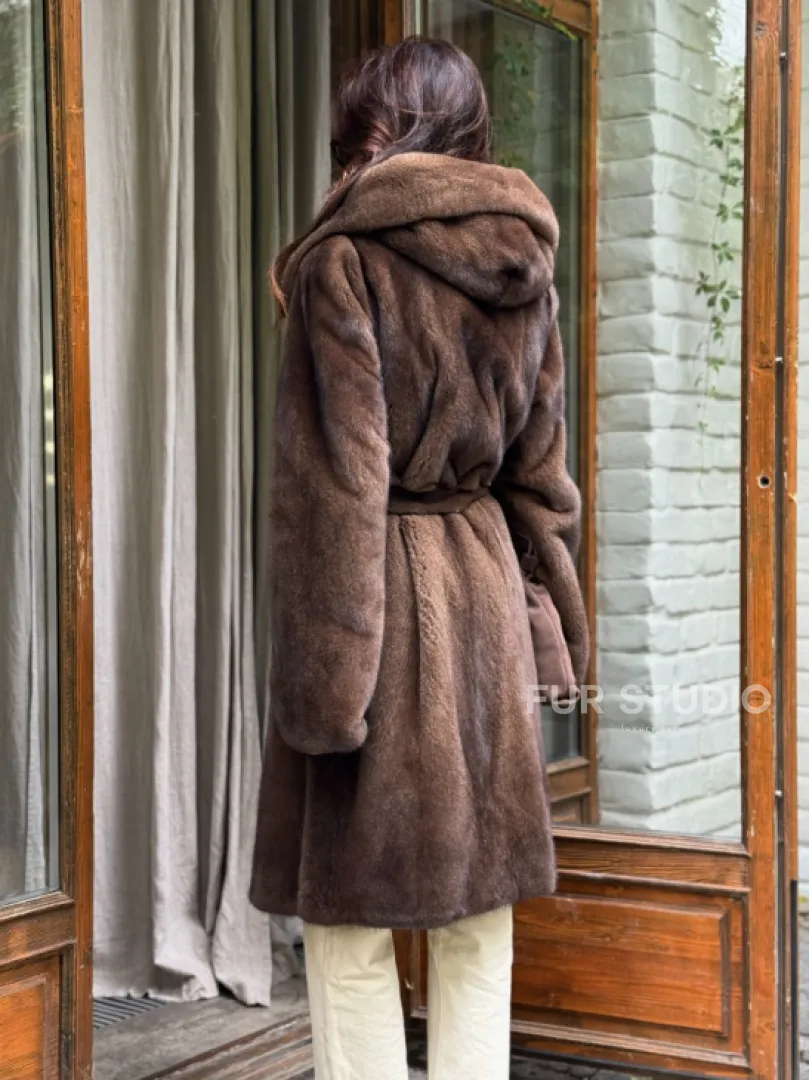 Норковая шуба с капюшоном - цвет орех