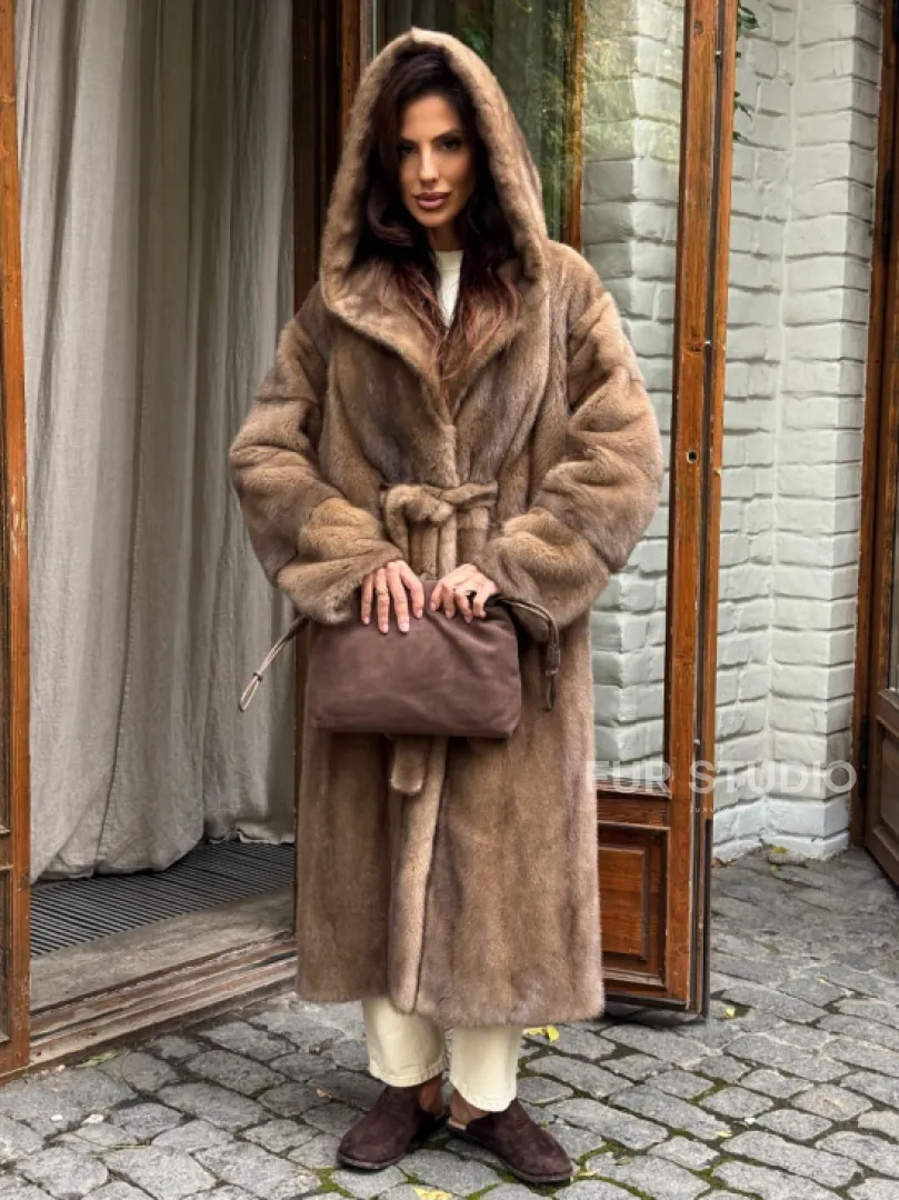 Шуба норковая с капюшоном - цвет пастель