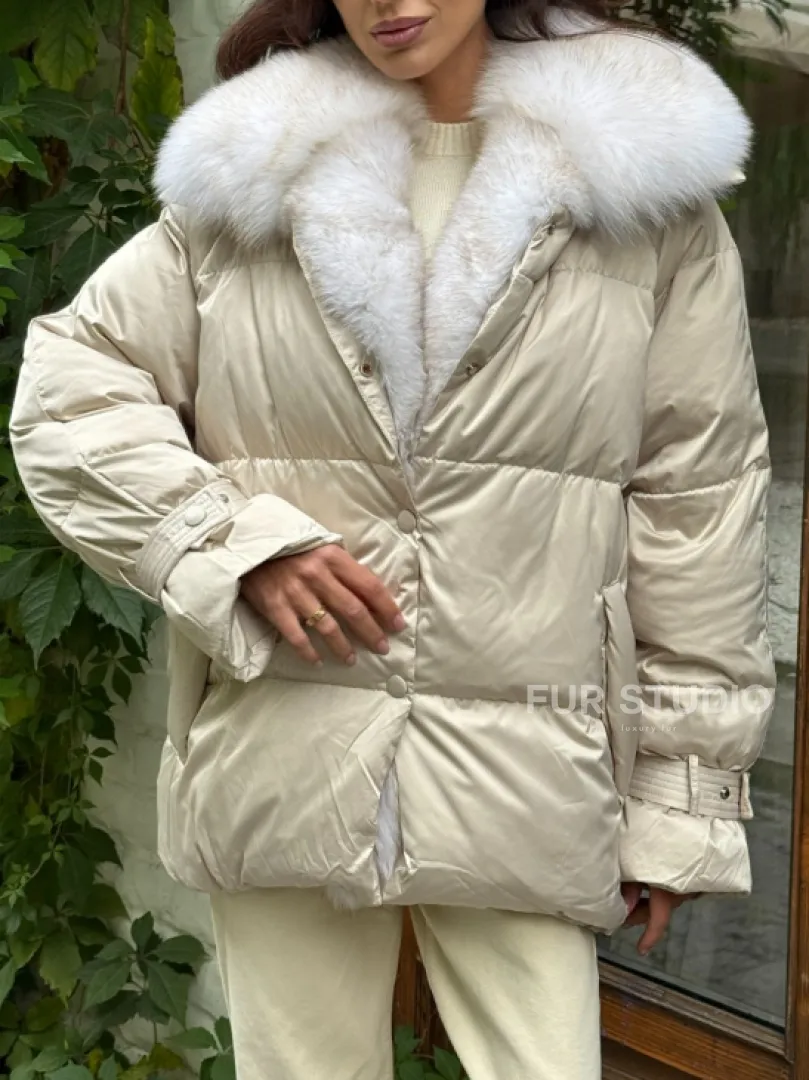 Женский пуховик с мехом песца