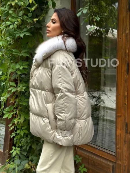 Женский пуховик с мехом песца - фото 6