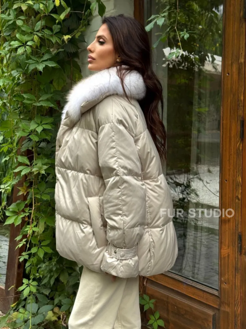 Женский пуховик с мехом песца