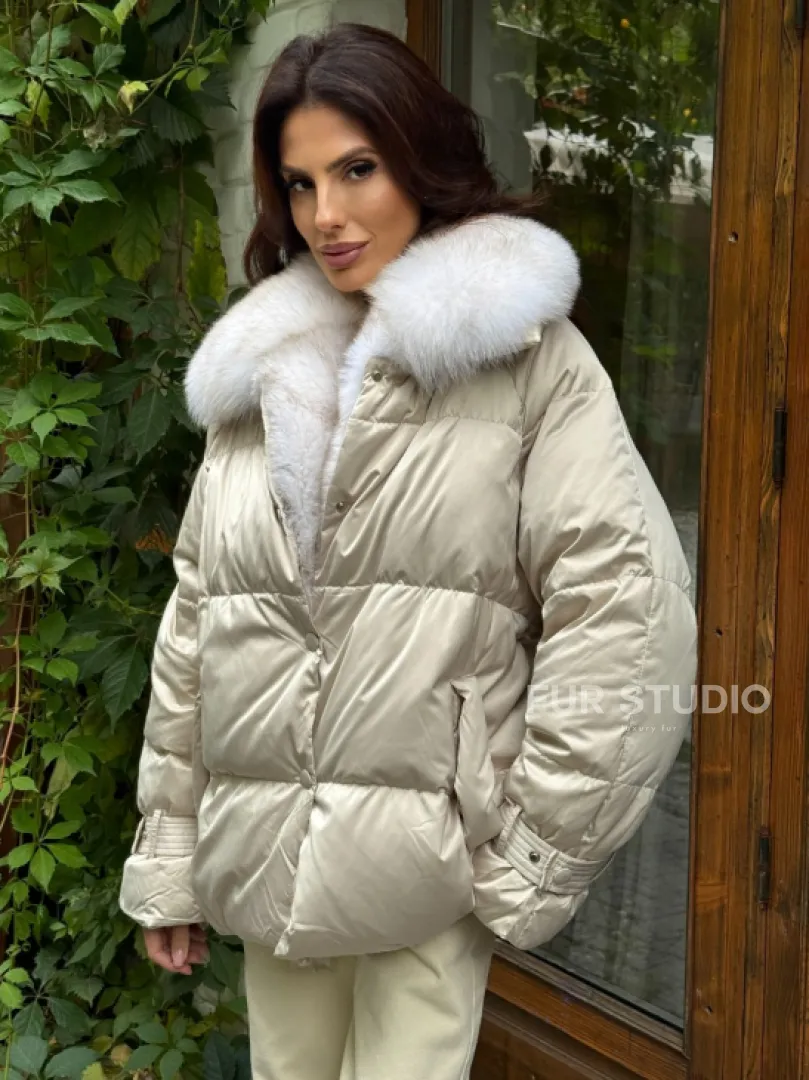 Женский пуховик с мехом песца