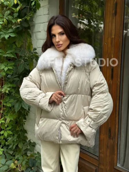 Женский пуховик с мехом песца - фото 9