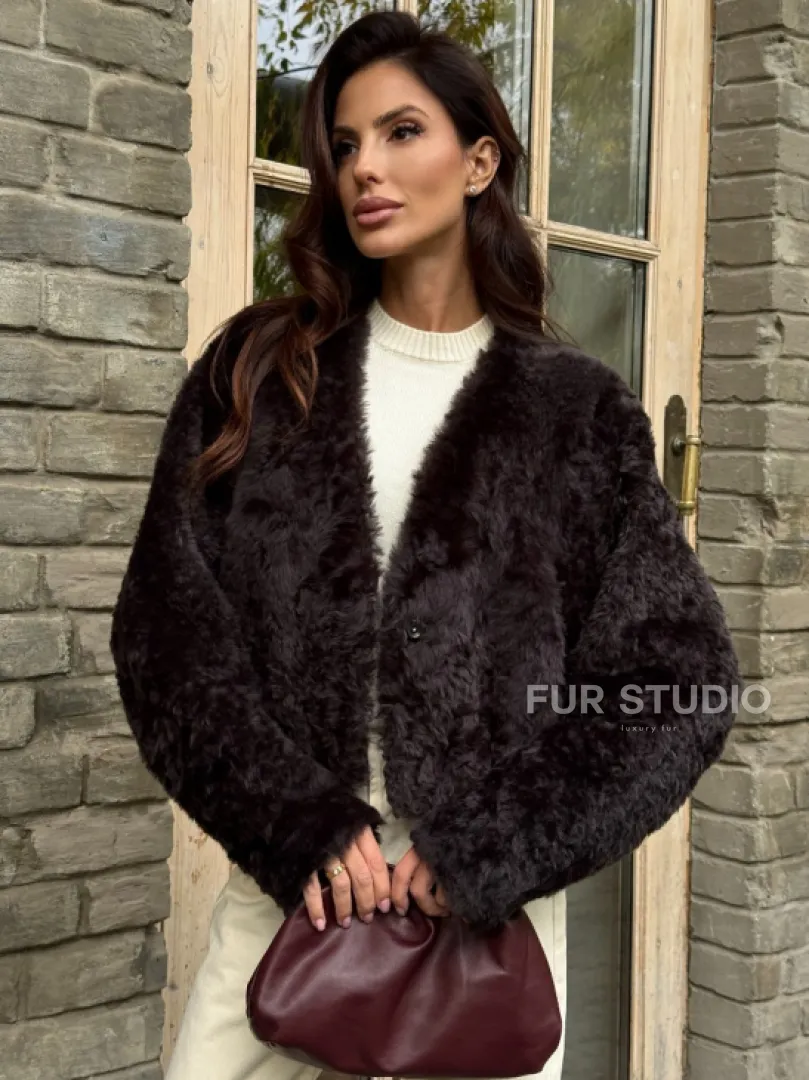 Укороченная шуба из овчины калган